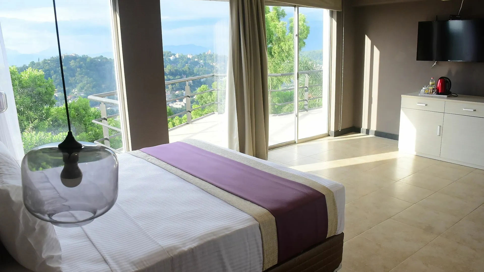 W Residence Kandy 3*,